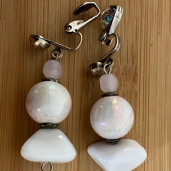 Hand Crafted Clip on Earrings Pink White Beads Dangle Gemstone - Picture 4 of 6